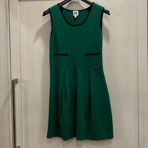 VGUC vintage Missoni green jersey sleeveless dress with black trim